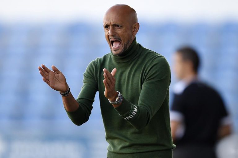 TREINADOR DO RIO AVE QUER EQUIPA “A JOGAR NOS LIMITES” FRENTE AO VITÓRIA DE GUIMARÃES