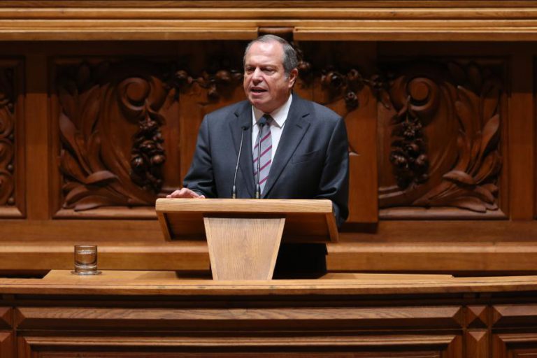 SEM MAIORIA ABSOLUTA, PS DEVE REPETIR “ESTABILIDADE E PROGRESSOS”