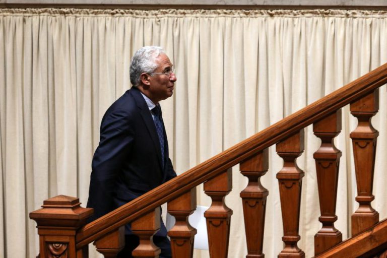 COSTA ASSEGURA QUE CARREIRAS DOCENTES VÃO SER DESCONGELADAS E ESCLARECE “DETURPAÇÃO”