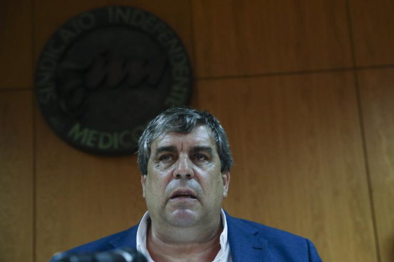 SINDICATOS DIZEM QUE ADESÃO DOS MÉDICOS À GREVE É MAIOR DO QUE EM PROTESTOS ANTERIORES
