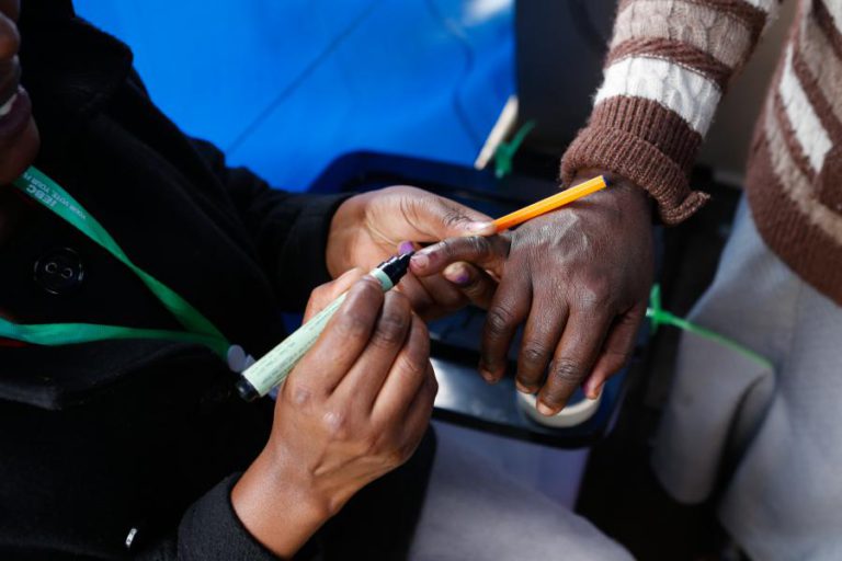 COMISSÃO NACIONAL DE ELEIÇÕES DE MOÇAMBIQUE ADIA RECENSEAMENTO PILOTO