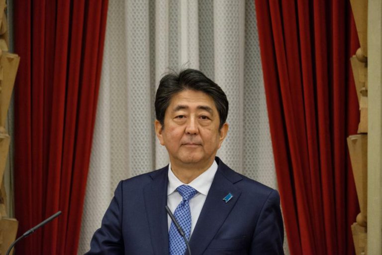 PARLAMENTO JAPONÊS REELEGE SHINZO ABE COMO PRIMEIRO-MINISTRO