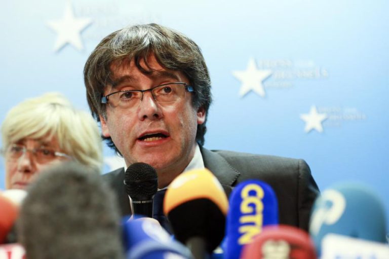 PUIGDEMONT QUER RESPONDER À JUSTIÇA ESPANHOLA A PARTIR DE BRUXELAS