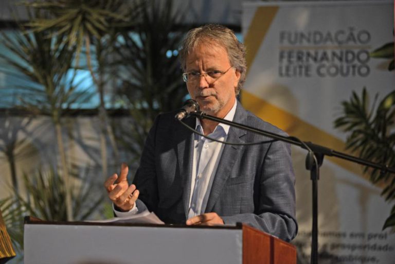 MIA COUTO CLASSIFICA NOVO LIVRO COMO O SEU MAIOR DESAFIO ENQUANTO ESCRITOR