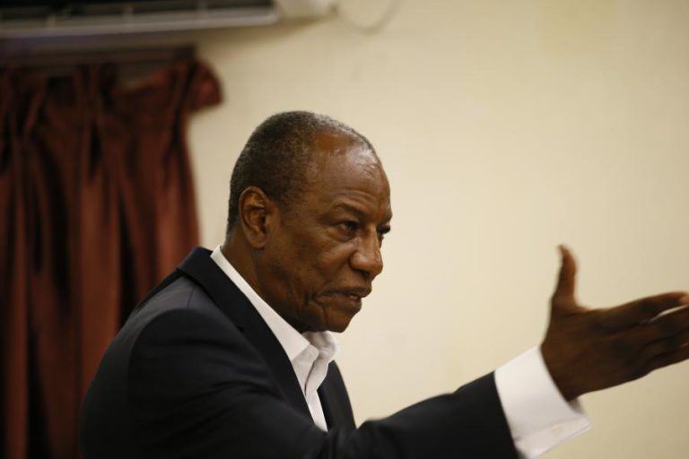 UNIÃO AFRICANA CONDENA “O QUE PARECE UM GOLPE DE ESTADO” NO ZIMBABUÉ