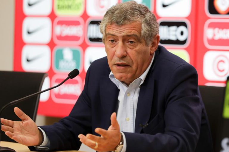 FERNANDO SANTOS FAZ ‘REVOLUÇÃO’ NOS CONVOCADOS E DEIXA RONALDO DE FORA