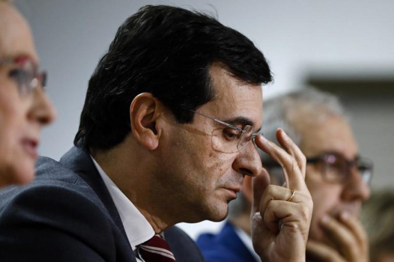 PARLAMENTO DECIDE POR UNANIMIDADE OUVIR MINISTRO DA SAÚDE E DGS SOBRE “LEGIONELLA” NO DIA 29