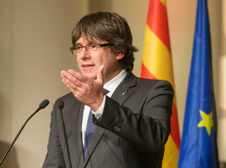 PUIGDEMONT DIZ QUE ELEIÇÕES VÃO “RATIFICAR” VONTADE DE INDEPENDÊNCIA DA CATALUNHA
