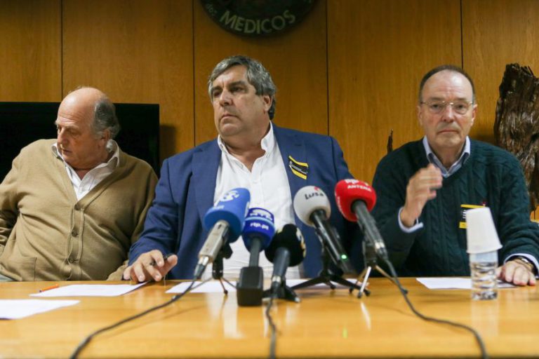 SINDICATOS MÉDICOS FALAM EM “ADESÃO EXPRESSIVA”