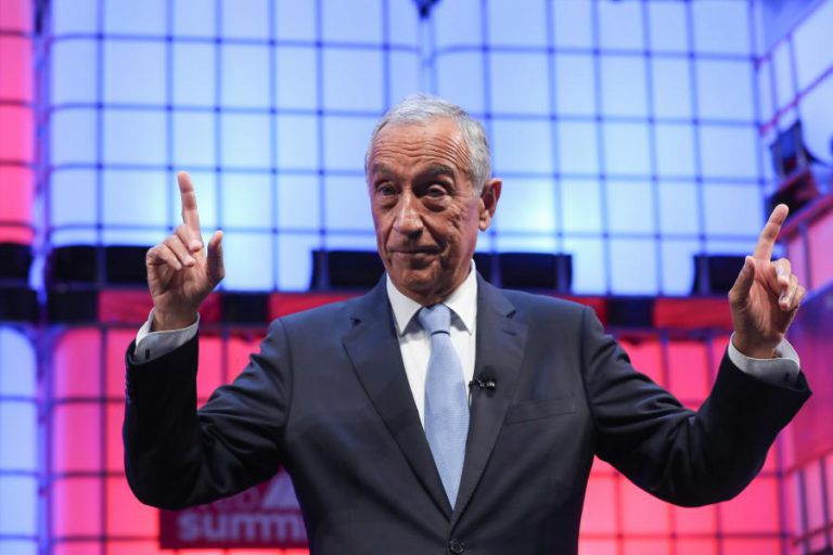 MARCELO PREOCUPADO COM “DEMASIADOS POLÍTICOS” QUE “NEGAM A REALIDADE”