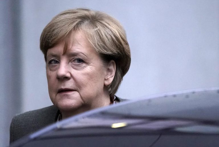 MERKEL DIZ QUE “TEMPO ESCASSEIA” E APELA À LUTA CONTRA AS MUDANÇAS CLIMÁTICAS