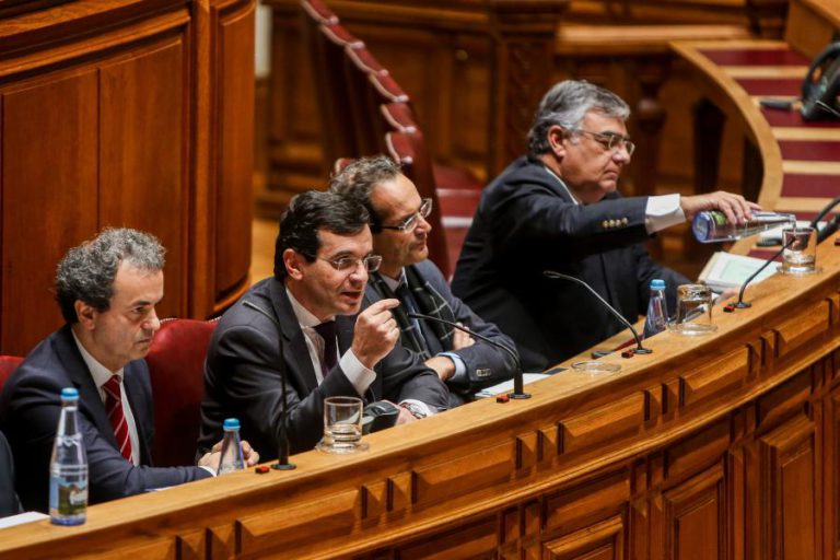 MINISTRO DA SAÚDE PEDE DESCULPAS A VÍTIMAS DO SURTO DE ‘LEGIONELLA”
