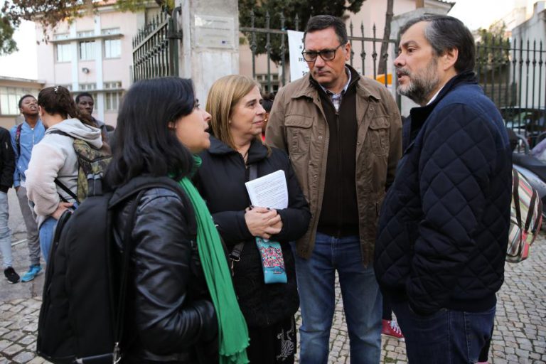 SECRETÁRIA DE ESTADO PROMETE DESCONGELAMENTO FASEADO DA CARREIRA DOCENTE