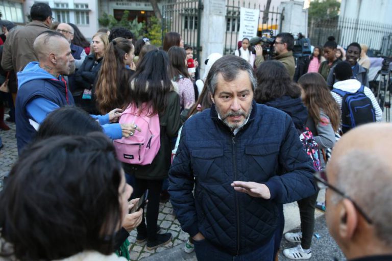 MÁRIO NOGUEIRA DIZ QUE GREVE DOS PROFESSORES É DECISIVA PARA PLANO NEGOCIAL