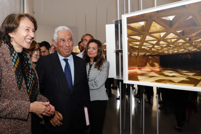 “TEMOS DE SER MENOS DEPENDENTES DO CRÉDITO”