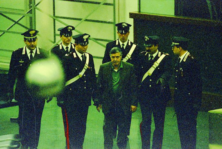 MORREU TOTO RIINA, PADRINHO DA MÁFIA SICILIANA, AOS 87 ANOS
