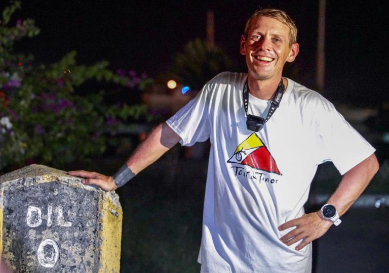 BRITÂNICO ATRAVESSA TIMOR DE COSTA A COSTA A CORRER EM MENOS DE 24 HORAS