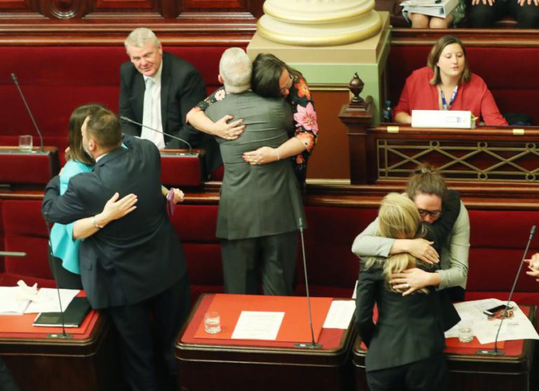 VICTORIA TORNA-SE NO PRIMEIRO ESTADO AUSTRALIANO A LEGALIZAR EUTANÁSIA