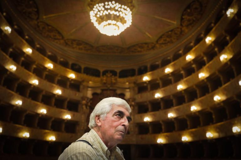 LUÍS MIGUEL CINTRA DIZ QUE “A CORNUCÓPIA ACABOU” E FOI DADO DESTINO A TODAS AS COISAS