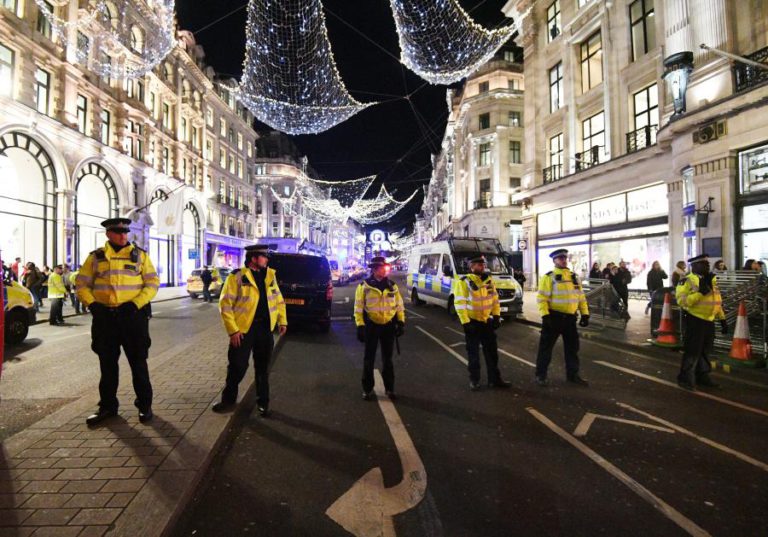 ESTAÇÃO OXFORD CIRCUS REABERTA APÓS ALERTA DE SEGURANÇA, INCIDENTE ENCERRADO