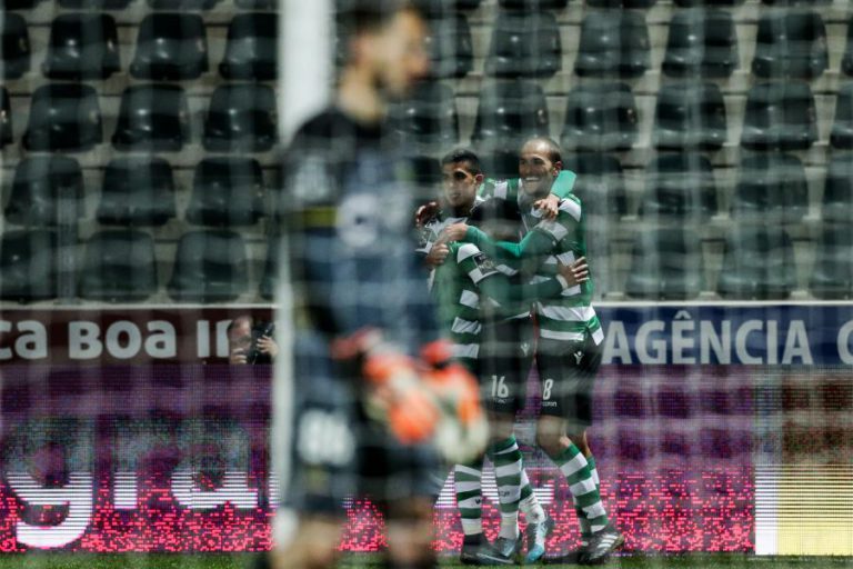SPORTING VENCE EM PAÇOS DE FERREIRA E APROXIMA-SE DO LÍDER FC PORTO