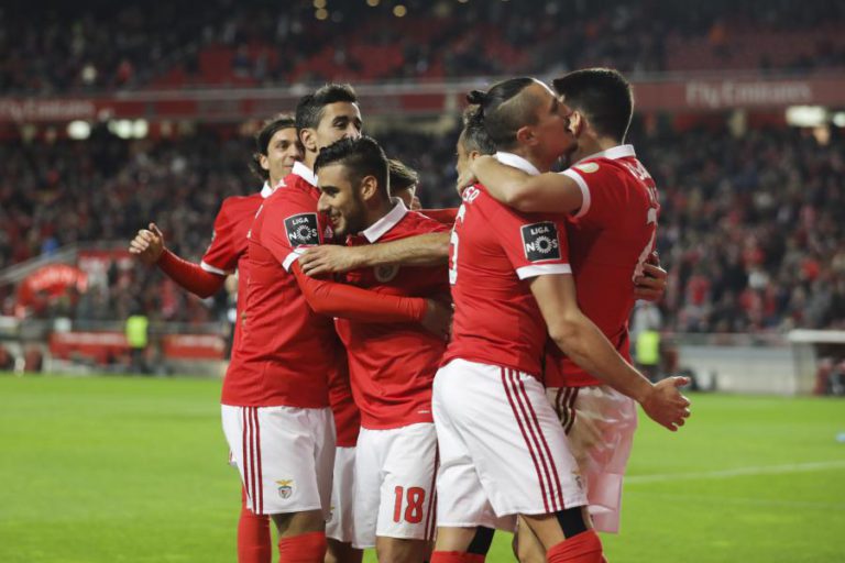 BENFICA GOLEIA VITÓRIA E CHEGA-SE AO LÍDER ANTES DO ‘CLÁSSICO’