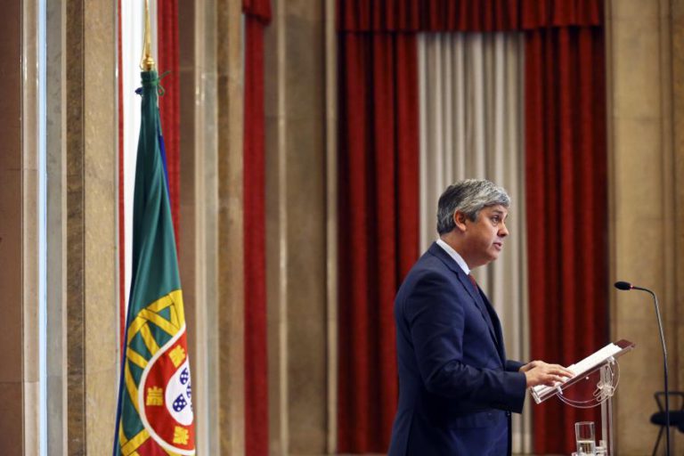 LÍDER DO PSOE APOIA CANDIDATURA DE MÁRIO CENTENO AO EUROGRUPO