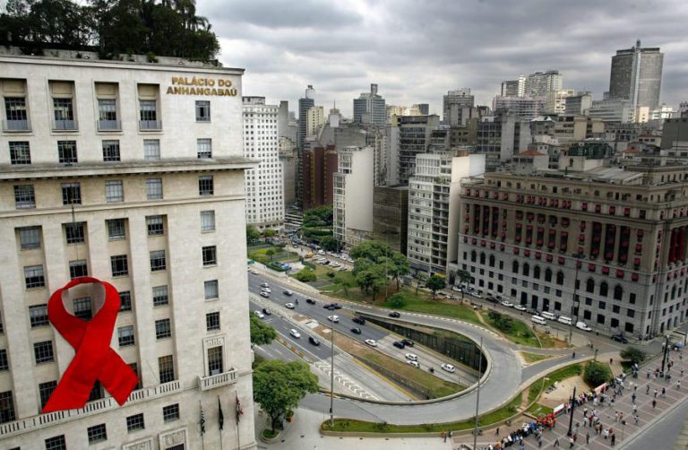 NÚMERO DE DIAGNÓSTICOS DE SIDA ENTRE 2012 E 2016 NO BRASIL AUMENTOU 18%