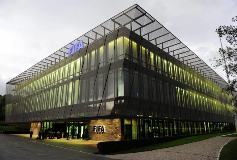 ATLÉTICO DE MADRID DENUNCIA FC BARCELONA À FIFA POR CONTACTOS COM GRIEZMANN