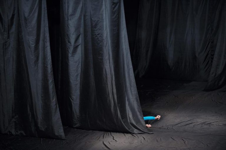 ATORES COM DEFICIÊNCIA MENTAL CRIAM PEÇA TEATRAL INSPIRADA NAS SUAS MEMÓRIAS