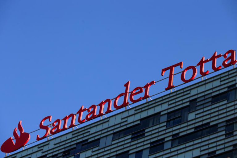 SANTANDER TOTTA COMPRA E INTEGRA BANCO POPULAR PORTUGAL