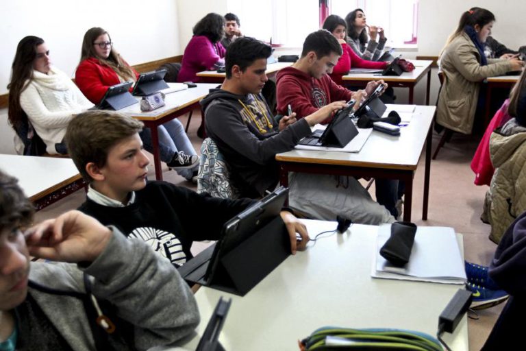 PORTUGAL FOI O PAÍS DA OCDE QUE MAIS MELHOROU DESEMPENHO DOS ALUNOS IMIGRANTES EM 10 ANOS