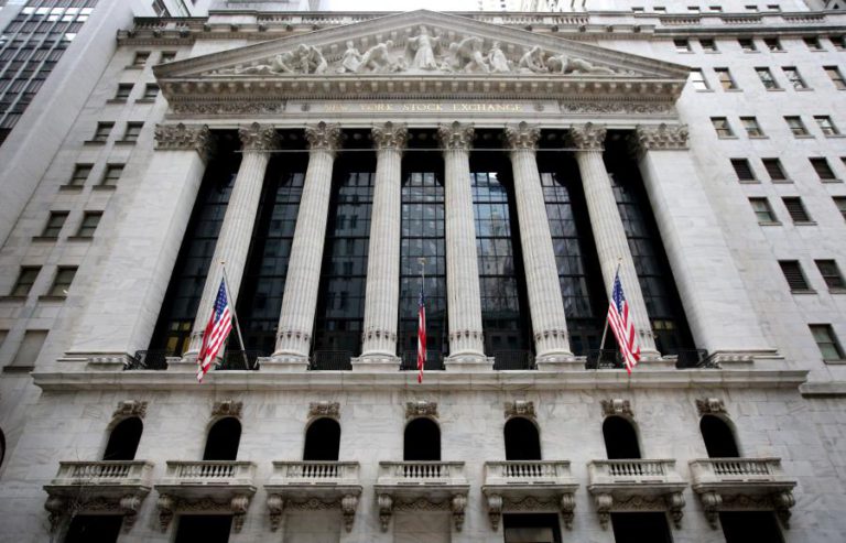 WALL STREET EM BAIXA ARRASTADA PELO MAU DESEMPENHO DA APPLE