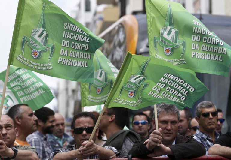 ADESÃO ENTRE 80 A 90% NA GREVE DOS GUARDAS PRISIONAIS