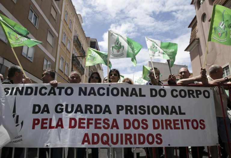 ADESÃO DE 90% NA GREVE DOS GUARDAS PRISIONAIS, DIZ SINDICATO
