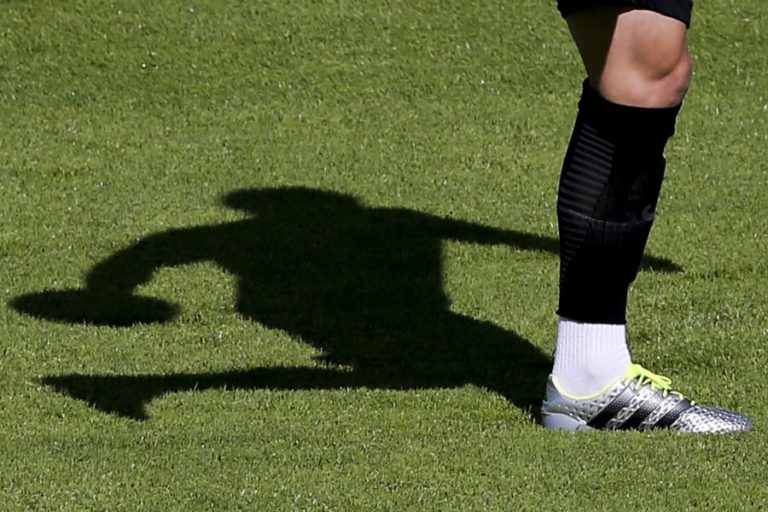 FEIRENSE-VITÓRIA DE SETÚBAL INTERROMPIDO AO INTERVALO POR FALHA NA ILUMINAÇÃO