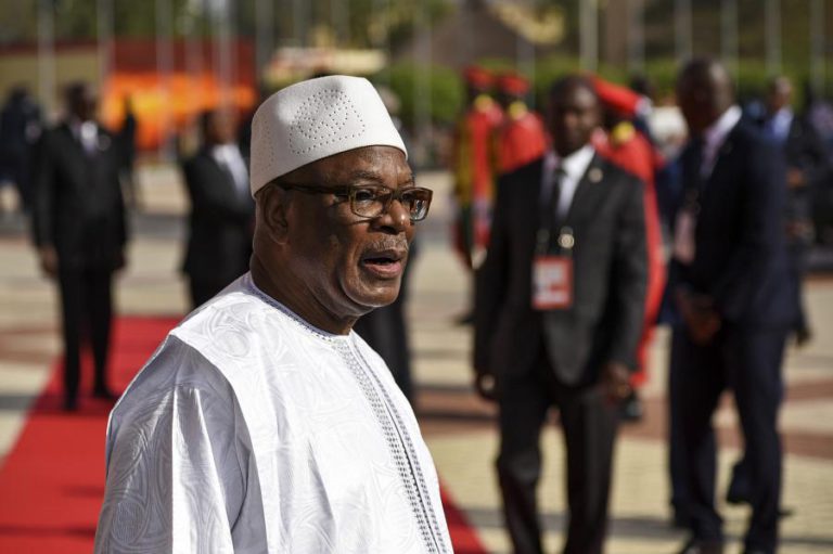 PRESIDENTE DO MALI ANUNCIA DEMISSÃO SURPRESA E SEM EXPLICAÇÕES DE GOVERNO