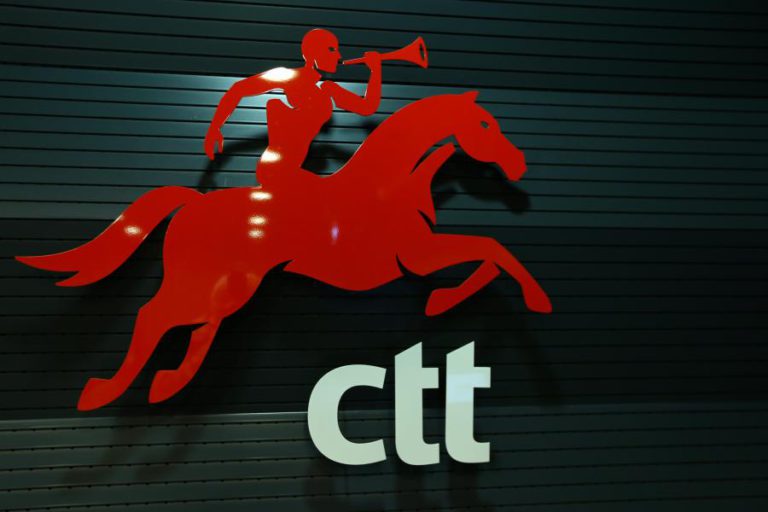 BLOCO DE MAIS DE 860 MIL AÇÕES DOS CTT NEGOCIADO ESTA MANHÃ A 3,53 EUROS