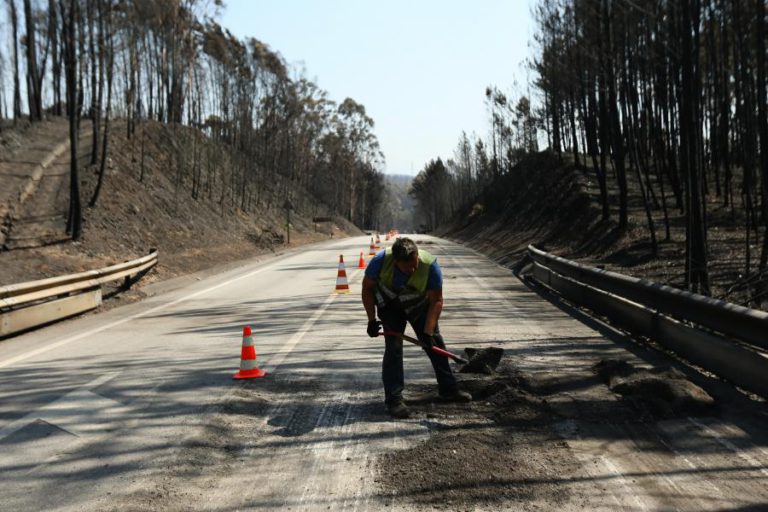 PEDRÓGÃO GRANDE: SEIS MESES DEPOIS, AINDA HÁ QUEM PERGUNTE PELA ESTRADA 236-1