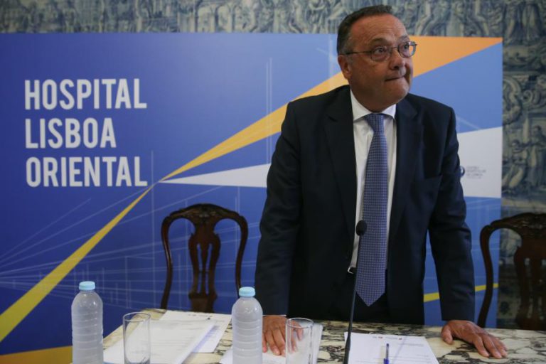 EX-SECRETÁRIO DE ESTADO DA SAÚDE DIZ QUE SE DEMITIU POR GRAVE VIOLAÇÃO DA SUA PRIVACIDADE