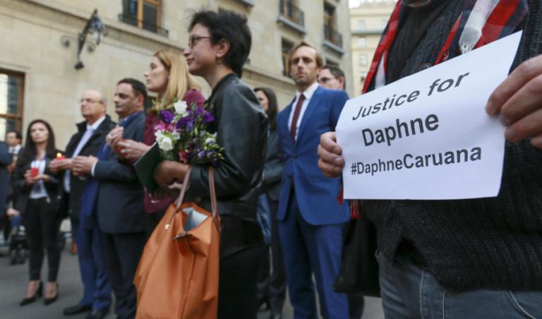 OITO DETIDOS POR ENVOLVIMENTO NA MORTE DA JORNALISTA DE MALTA DAPHNE CARUANA