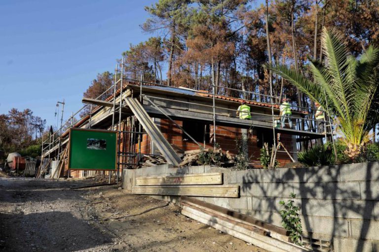 MAIS DE 100 CASAS AFETADAS PELOS INCÊNDIOS DE PEDRÓGÃO JÁ FORAM RECONSTRUÍDAS