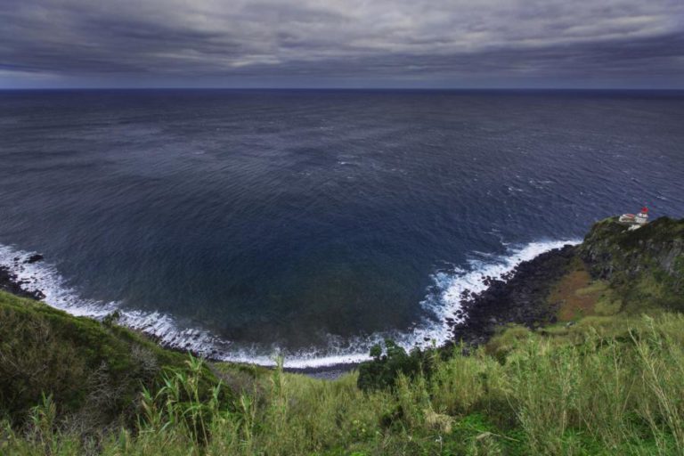 ONDAS SUPERIORES A SEIS METROS ESPERADAS A PARTIR DE SÁBADO NOS AÇORES
