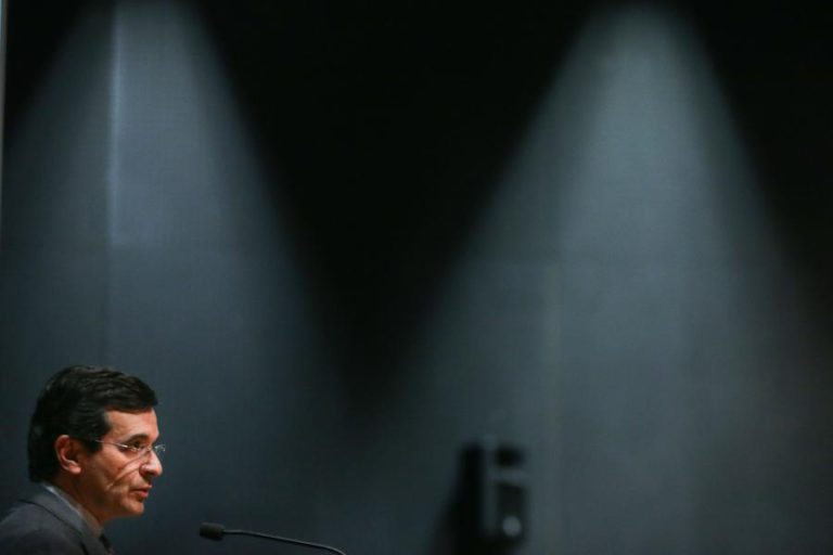 MINISTRO DA SAÚDE ADMITE “ALGUMA SURPRESA E PREOCUPAÇÃO” COM RECOMENDAÇÃO DO SIM