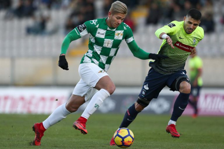 MOREIRENSE E MARÍTIMO EMPATAM A UM EM MOREIRA DE CÓNEGOS
