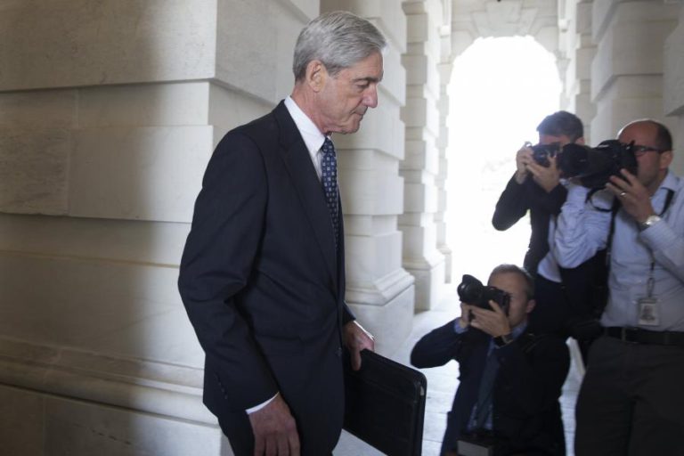 INVESTIGAÇÃO DE MUELLER OBTÉM MILHARES DE EMAILS DO PERÍODO DE TRANSIÇÃO DE TRUMP