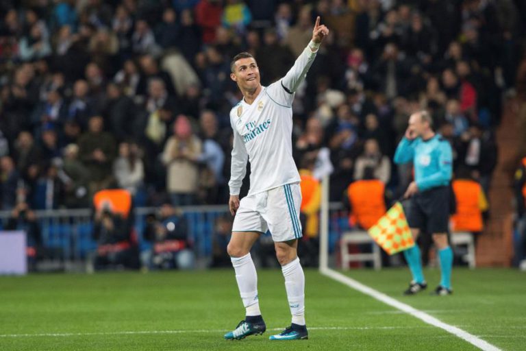 CRISTIANO RONALDO DEVE RECEBER A BOLA DE OURO PELA QUINTA VEZ