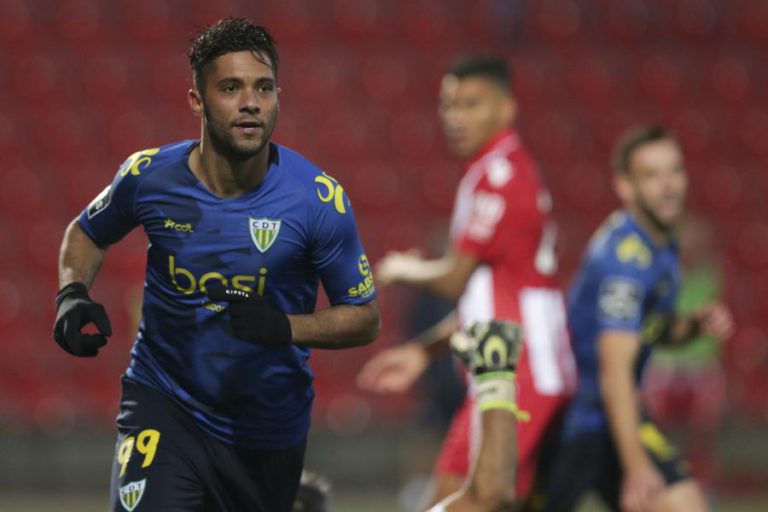 TONDELA VENCE EM CASA DO DESPORTIVO DAS AVES E SOBE A 11.º DA I LIGA