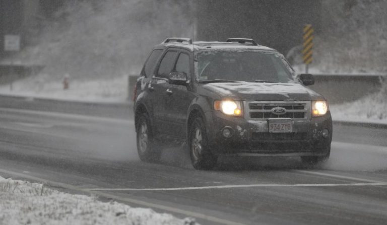NEVÃO EM ERIE BATE RECORDE NA PENSILVÂNIA (EUA) COM CERCA DE 165 CENTÍMETROS