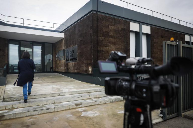 TRABALHADORES DA RARÍSSIMAS PEDEM AFASTAMENTO DE PAULA BRITO E COSTA